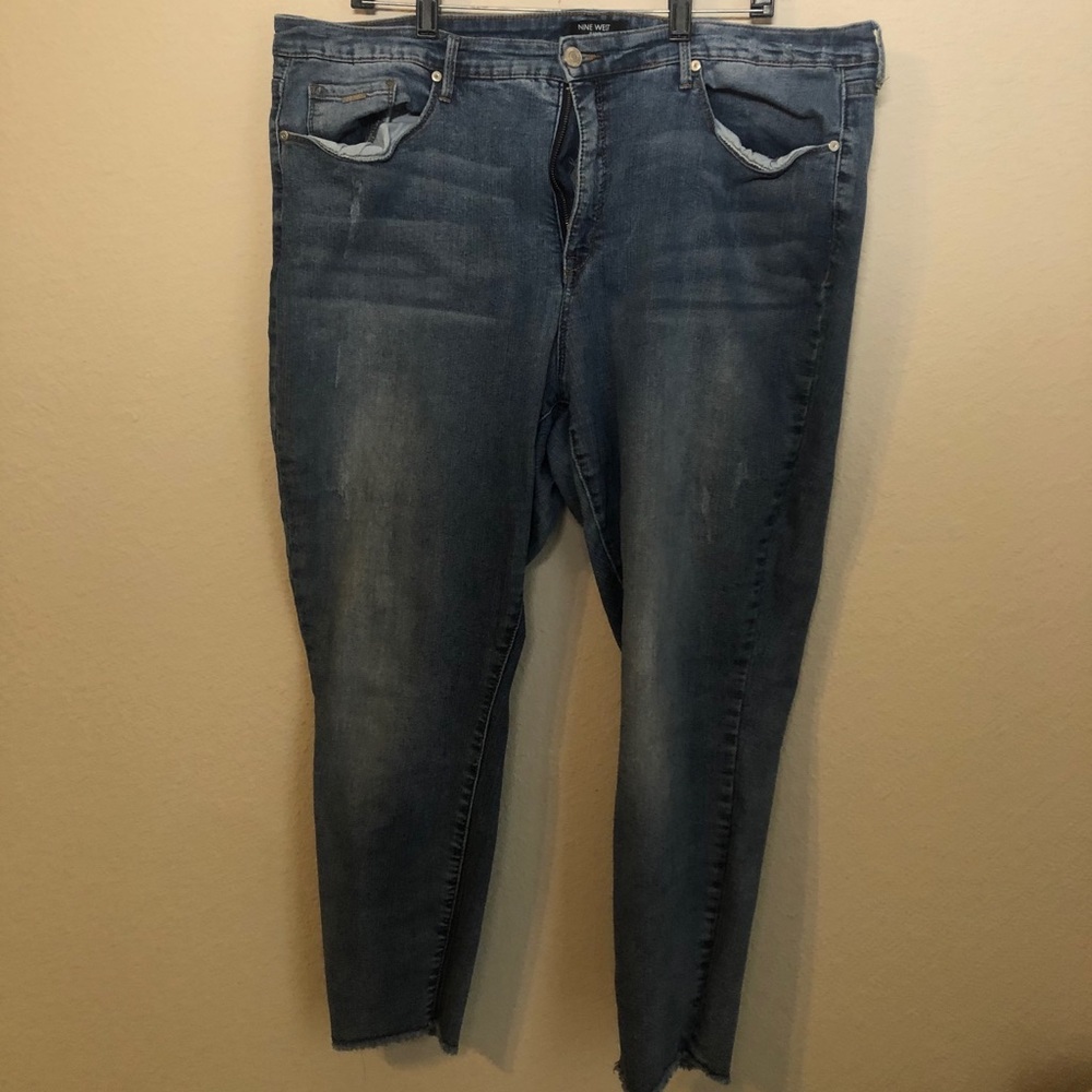 Distressed Hem Ankle Jeans